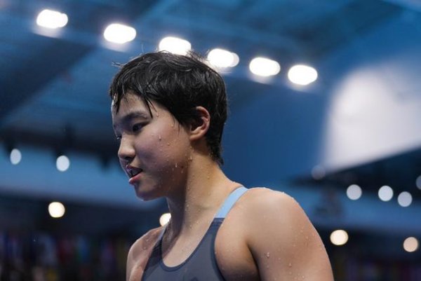 可靠股票配资网 世界泳联回应于子迪被质疑年龄太小