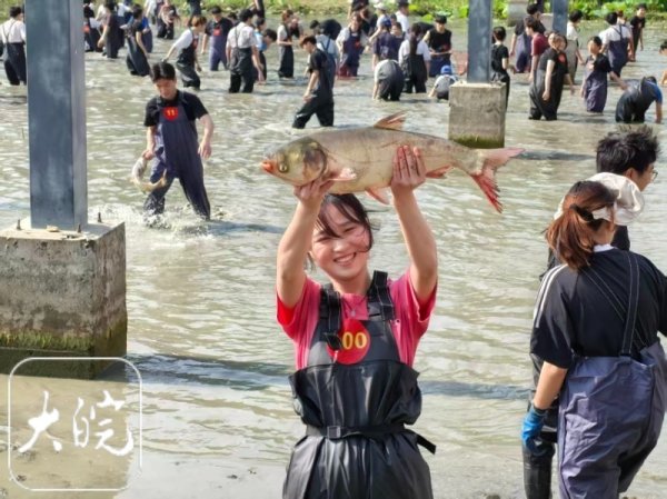 线上配资网 “捕鱼钓虾”  安徽财大67周年庆尽显青春烟火气